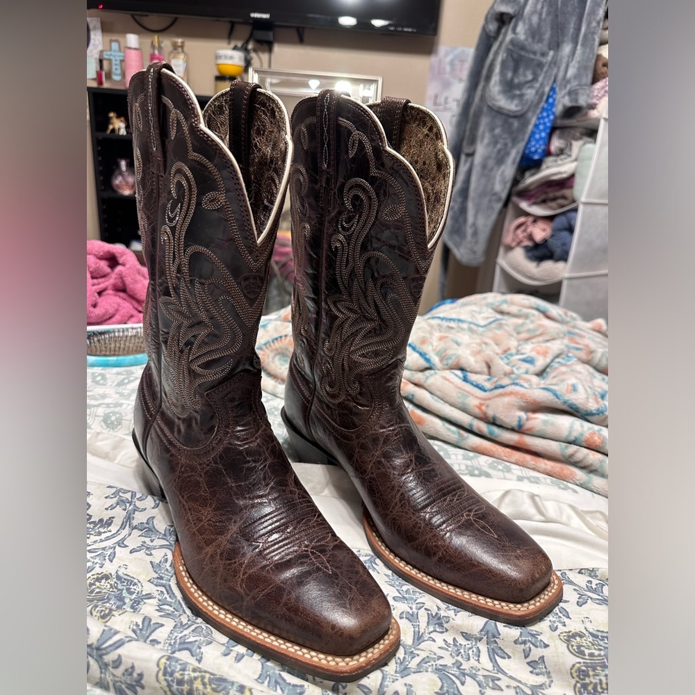 ARIAT Women's Heritage R Toe Western Boot